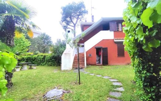 TRILOCALE CON GIARDINO PRIVATO e TERRAZZINO
