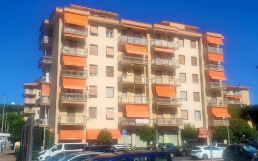 TRILOCALE  ANDORA (SAVONA)